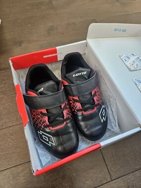 LOTTO Kids Soccer Cleats, Size 13